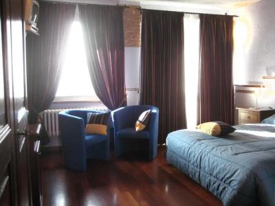 Red Wine Camere - 41