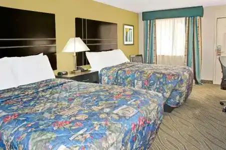 Howard Johnson Houston Heights - Downtown - 13