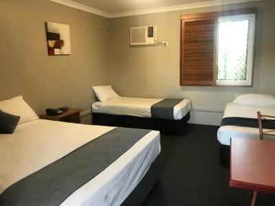 Cosmopolitan & Serviced Apartments - 33