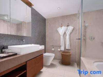 Ascott Raffles City - 114