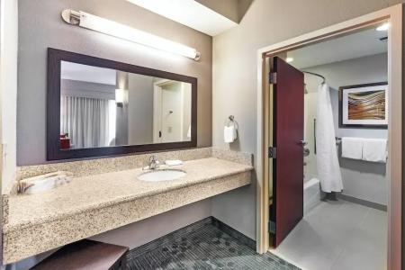 Courtyard by Marriott Woodland Hills - 51