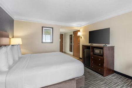 Best Western West - 64