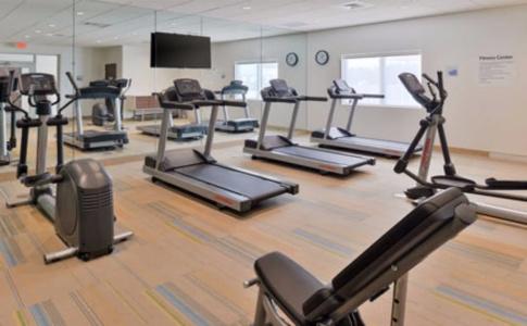 Holiday Inn Express & Suites - St. Petersburg - Madeira Beach, an IHG - 22