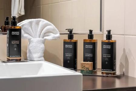 DoubleTree by Hilton Bucharest Unirii Square - 63
