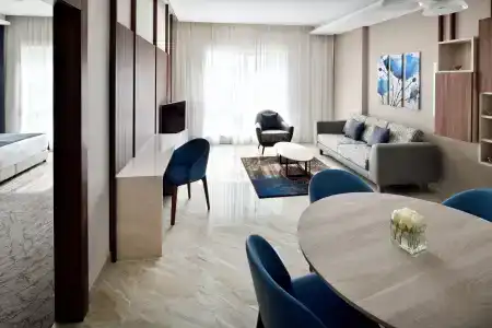 Mövenpick Downtown Dubai - 13