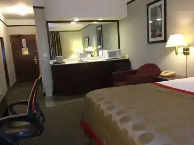 Ramada by Wyndham Portland Airport - 5