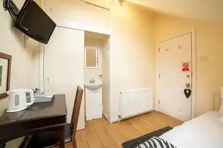 Lonsdale Guest House - 21