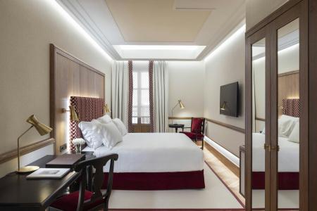 Palacio Solecio, a Small Luxury of the World - 37