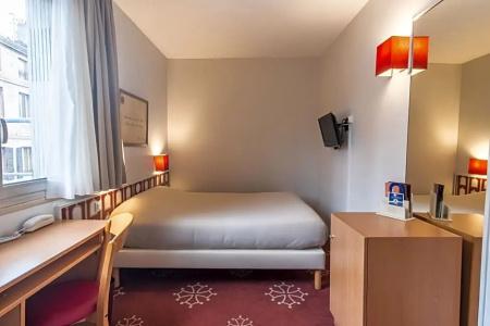 Ours Blanc - Place Victor Hugo - 81