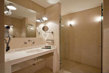 o&b Athens Boutique - 77