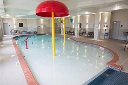 Hampton Inn & Suites Airport - 17