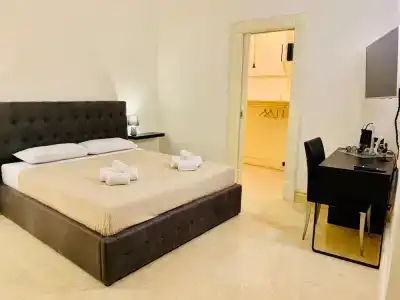 Simon's Guest House - 2