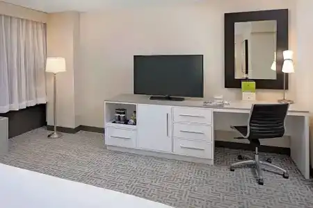 DoubleTree by Hilton Chicago Magnificent Mile - 62