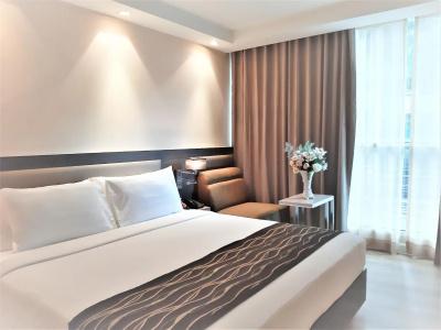 Amora Neoluxe Suites - 11