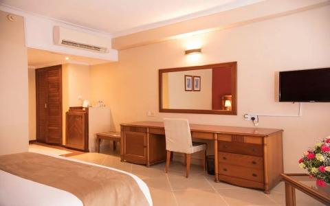 Golden Tulip - 92