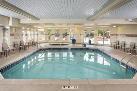 Courtyard by Marriott Portland North - 12
