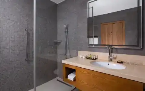 DoubleTree by Hilton Almaty - 33