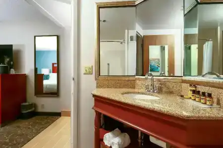 Best Western Plus - 82