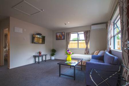 315 Riccarton - 6