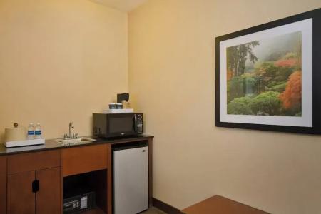 Four Points by Sheraton Portland East - 32