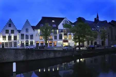 Golden Tulip de’ Medici - 33