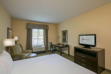 Hilton Garden Inn - 4