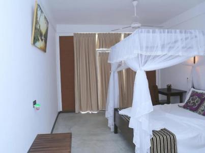 Sigiriya Rock Hide - 25