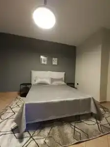 Oda Tirana - 141