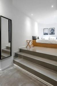 Melo Athens - 31