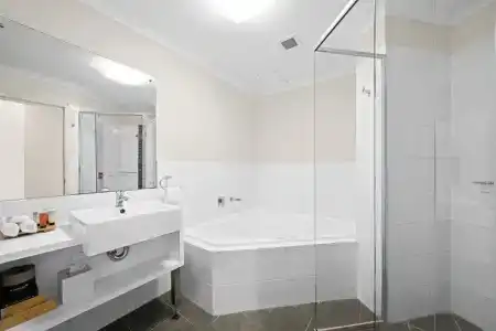 Macquarie Waters Boutique Apartment - 52