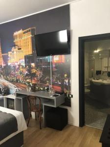 Ambra Boutique & Bistro - 16