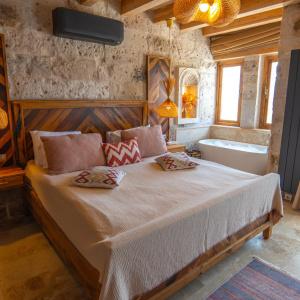 Azure Cave Suites - 40