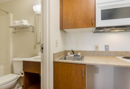 HomeTowne Studios by Red Roof Denver - Glendale/ Cherry Creek - 15