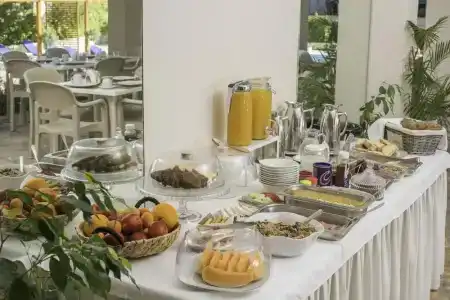 Ipsos Holidays - 11