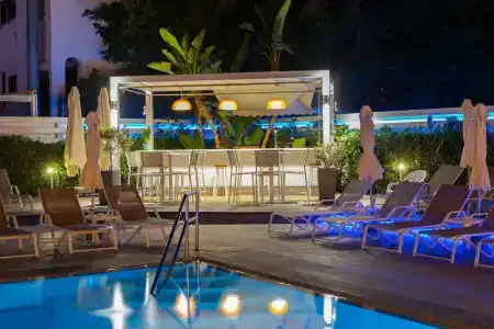 Anemi & Suites - 18