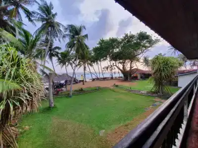Sri Gemunu Beach Resort - 2