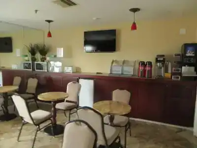 Homestyle Inn and Suites - 14