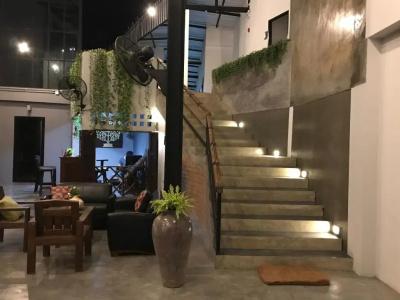 Nornlamphun Boutique - 10