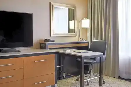Hilton - 78