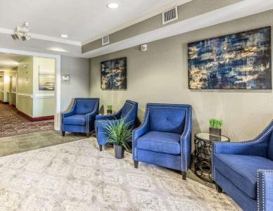 Suburban Studios Cape Coral - 1