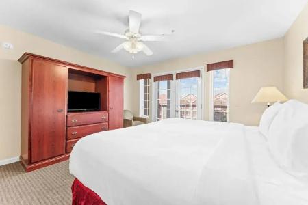 Grand Crowne by Capital Vacations - 118