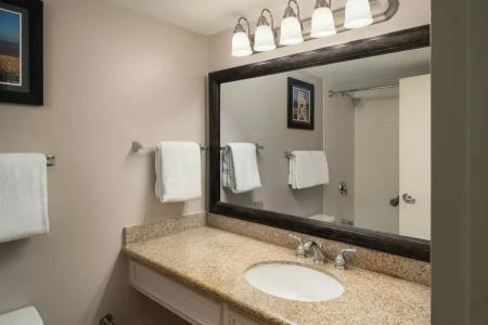 Courtyard by Marriott - 37