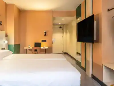 Ibis Styles Zaragoza Ramiro I - 1