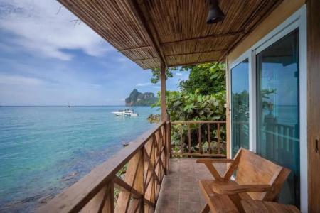 Phi Phi Cozy Seafront Resort - 94