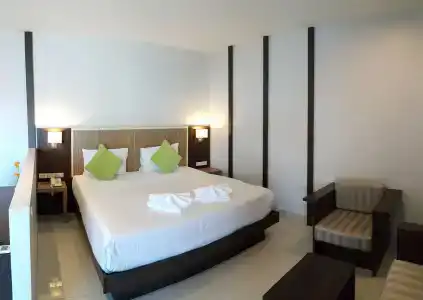 April Suites - 4