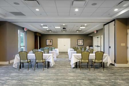 Hilton Garden Inn West I-65 Airport Boulevard - 35