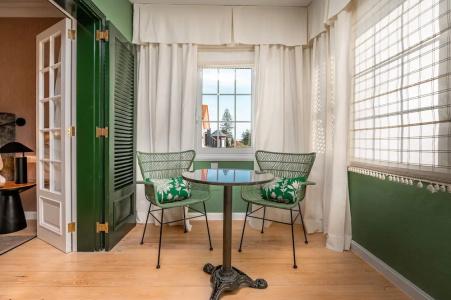 Boutique San Diego - Adults Only - 7