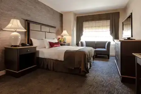The Whitehall - 37