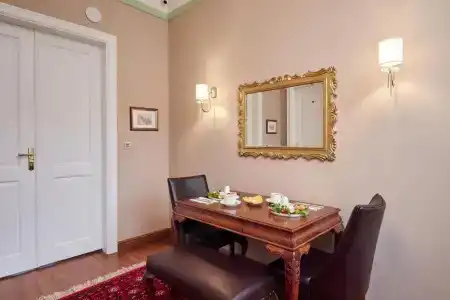 White Palace Old City Boutique - 2