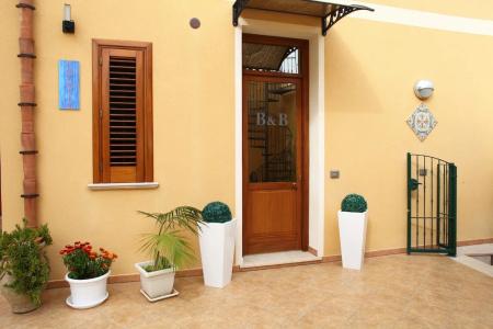Coralia Bed & Breakfast - 0